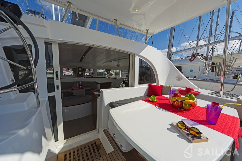 Lagoon 380 - Yacht Charter Sailica