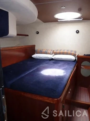 Belize 43 - Yacht Charter Sailica