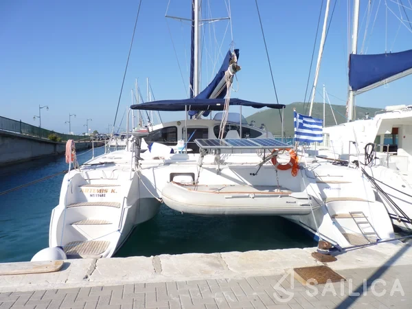 Belize 43 - Yacht Charter Sailica