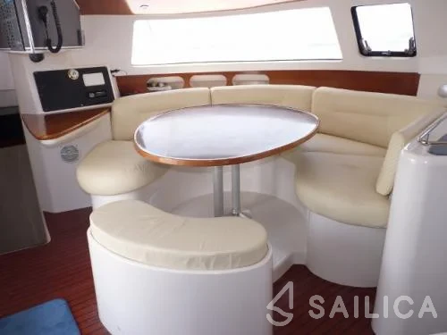 Belize 43 - Yacht Charter Sailica