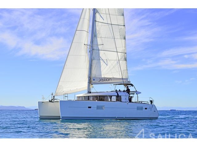 Lagoon 400 S2 - Yacht Charter Sailica