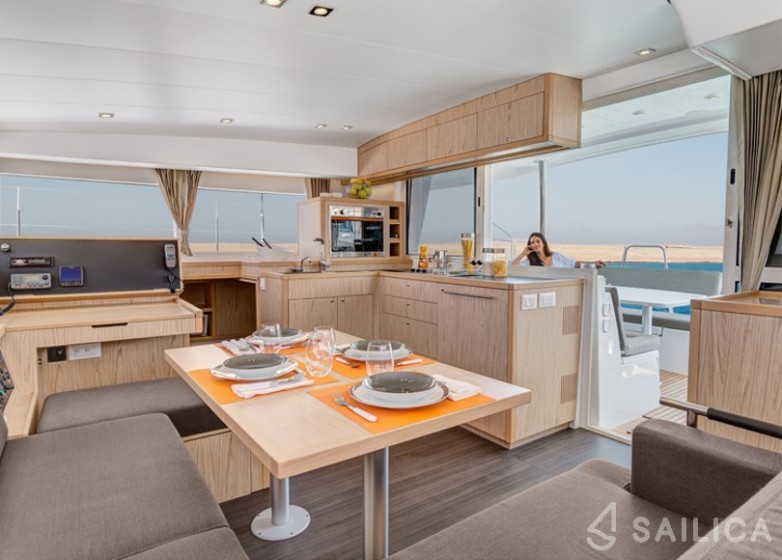 Lagoon 400 S2 - Yacht Charter Sailica