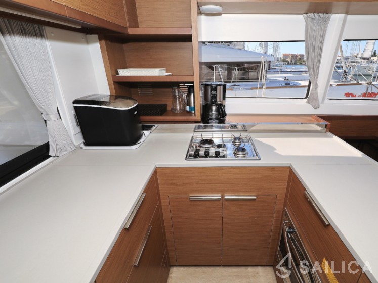 Lagoon 46  - Yacht Charter Sailica