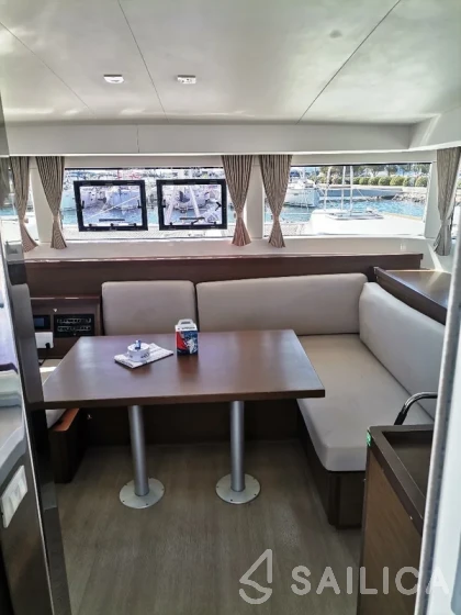 Lagoon 40 - Yacht Charter Sailica
