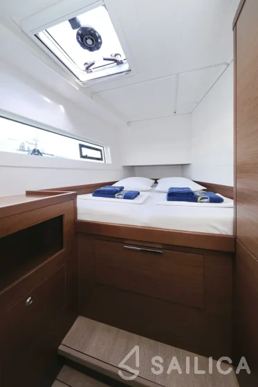 Lagoon 40 - Yacht Charter Sailica