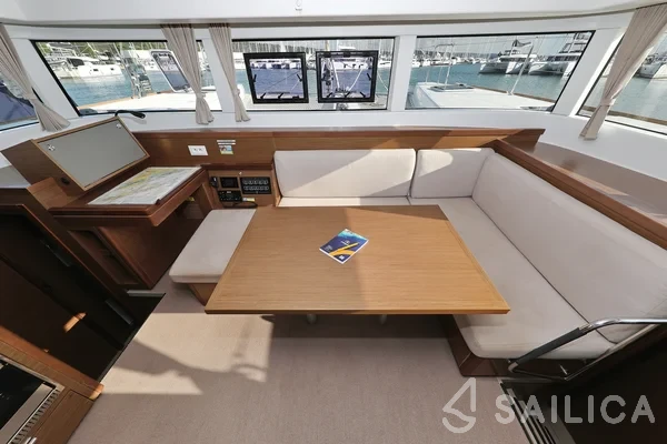 Lagoon 40 - Yacht Charter Sailica