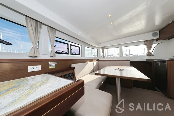 Lagoon 40 - Yacht Charter Sailica