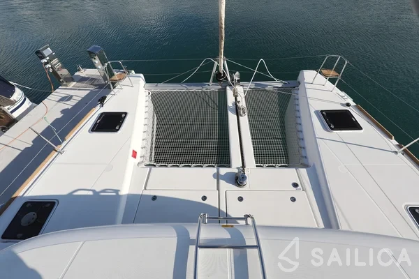 Lagoon 40 - Yacht Charter Sailica