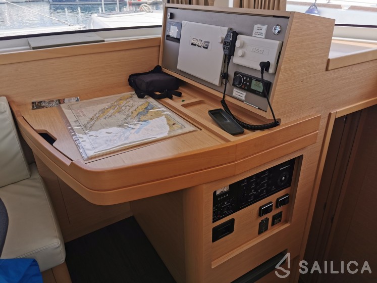 Lagoon 42 - Yacht Charter Sailica