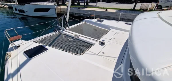 Lagoon 42 - Yacht Charter Sailica