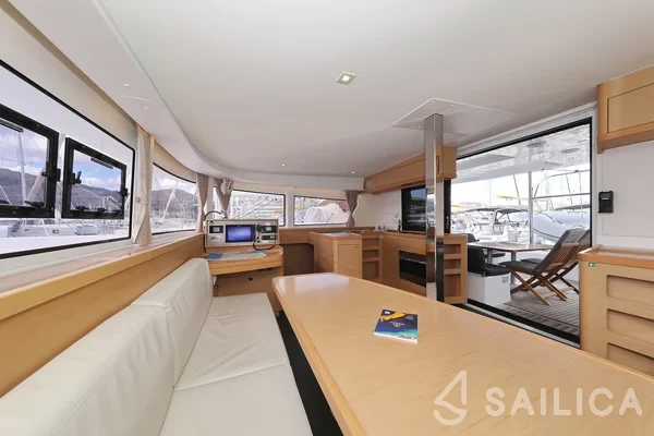 Lagoon 42 - Yacht Charter Sailica
