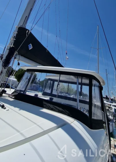 Lagoon 42 - Yacht Charter Sailica