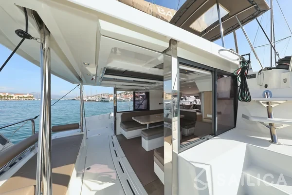 Bali 4.1 - Yacht Charter Sailica