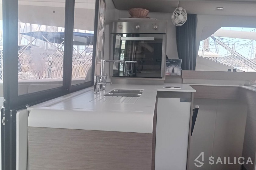 Elba 45 - Yacht Charter Sailica