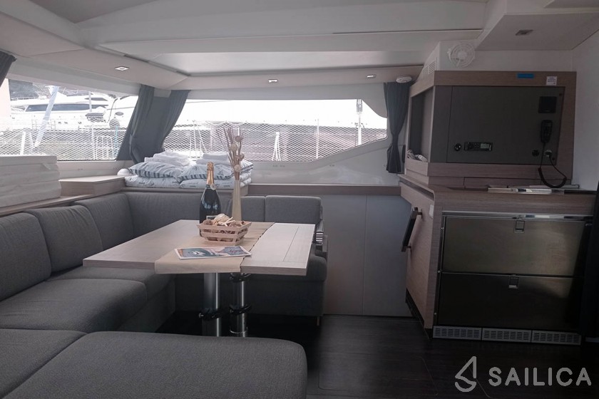 Elba 45 - Yacht Charter Sailica