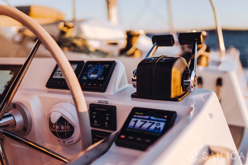 Elba 45 - Yacht Charter Sailica