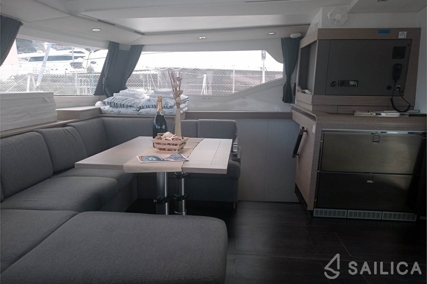 Elba 45 - Yacht Charter Sailica