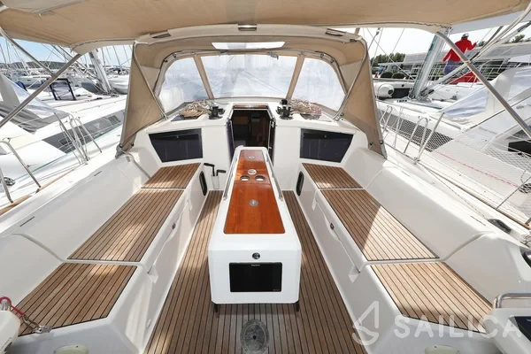 Dufour 430 Grand Large - Yacht Charter Sailica