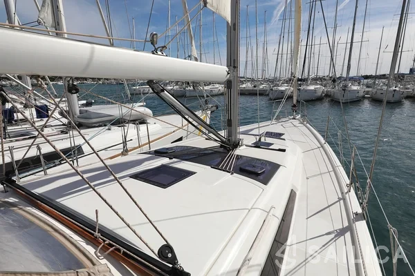 Dufour 430 Grand Large - Yacht Charter Sailica