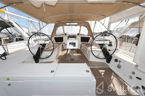 Dufour 430 Grand Large - Yacht Charter Sailica