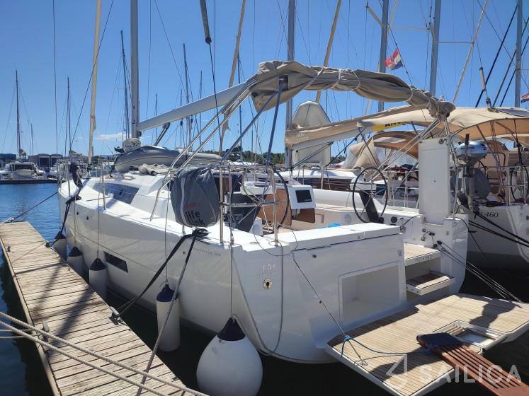 Dufour 430 Grand Large - Yacht Charter Sailica