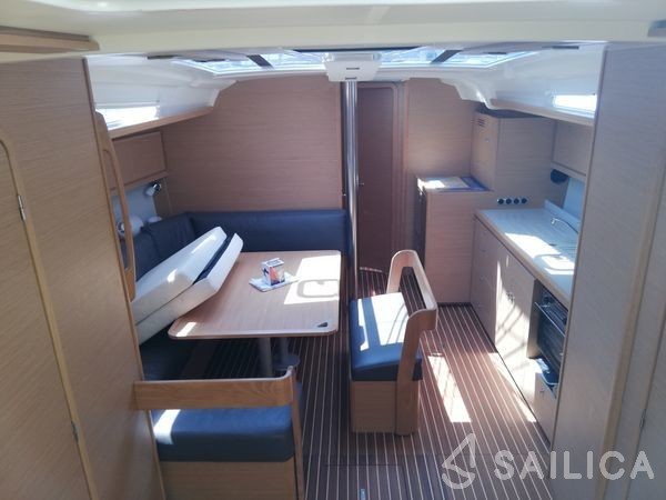 Dufour 430 Grand Large - Yacht Charter Sailica