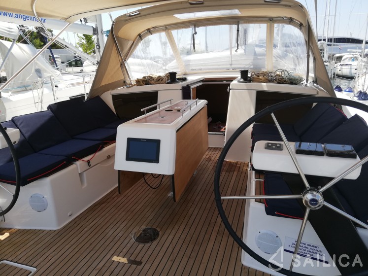 Dufour 430 Grand Large - Yacht Charter Sailica
