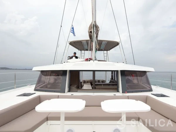 Bali 4.1 - Yacht Charter Sailica