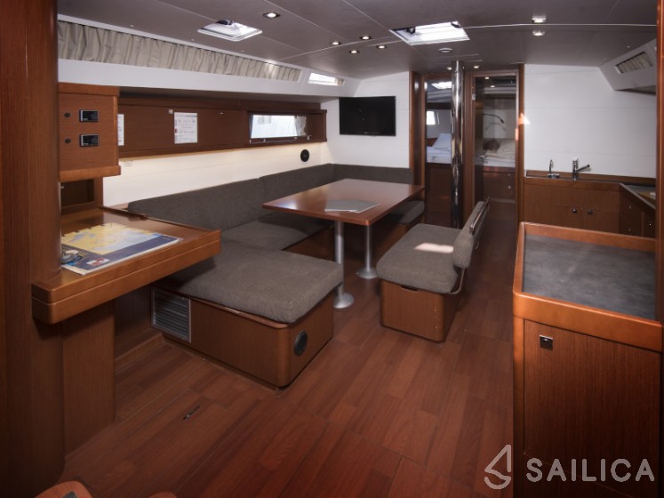 Oceanis 48 - Yacht Charter Sailica
