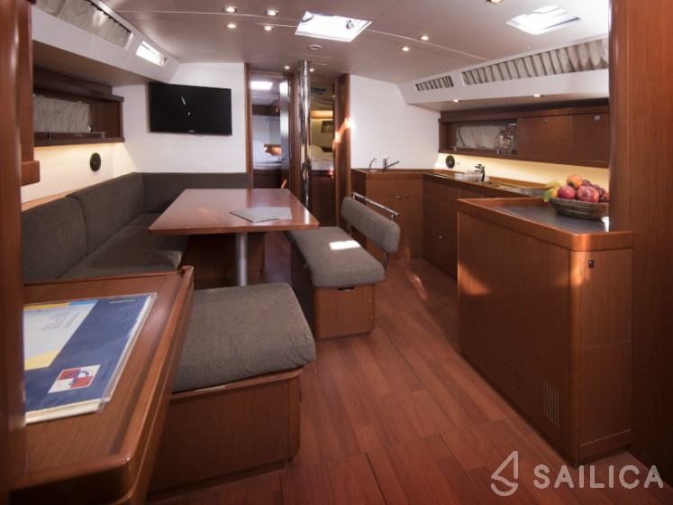 Oceanis 48 - Yacht Charter Sailica
