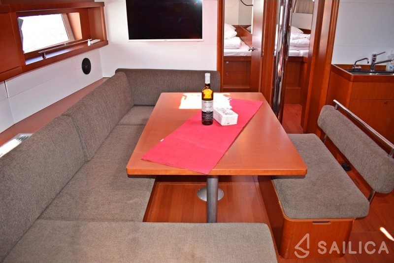 Oceanis 48 - Yacht Charter Sailica