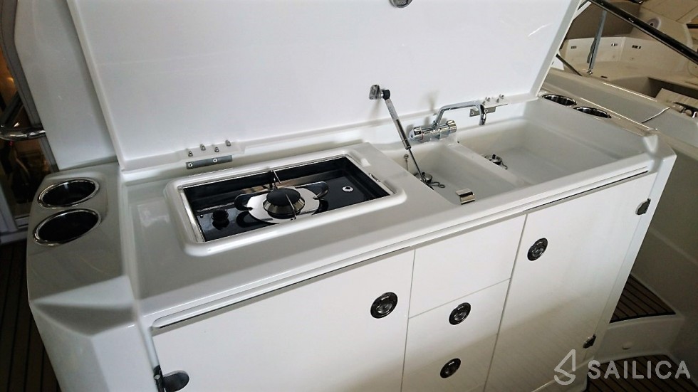 Cap Camarat 10.5 WA - Yacht Charter Sailica