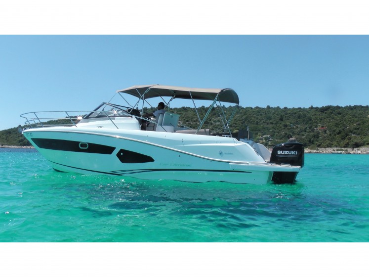 Cap Camarat 10.5 WA - Yacht Charter Sailica