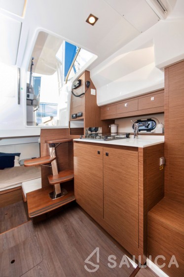 Cap Camarat 10.5 WA - Yacht Charter Sailica