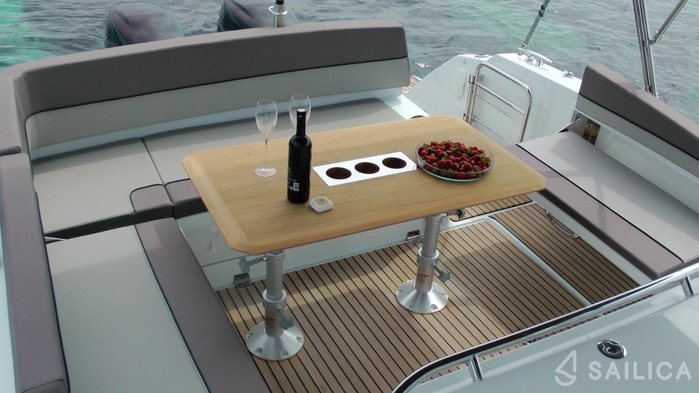 Cap Camarat 10.5 WA - Yacht Charter Sailica