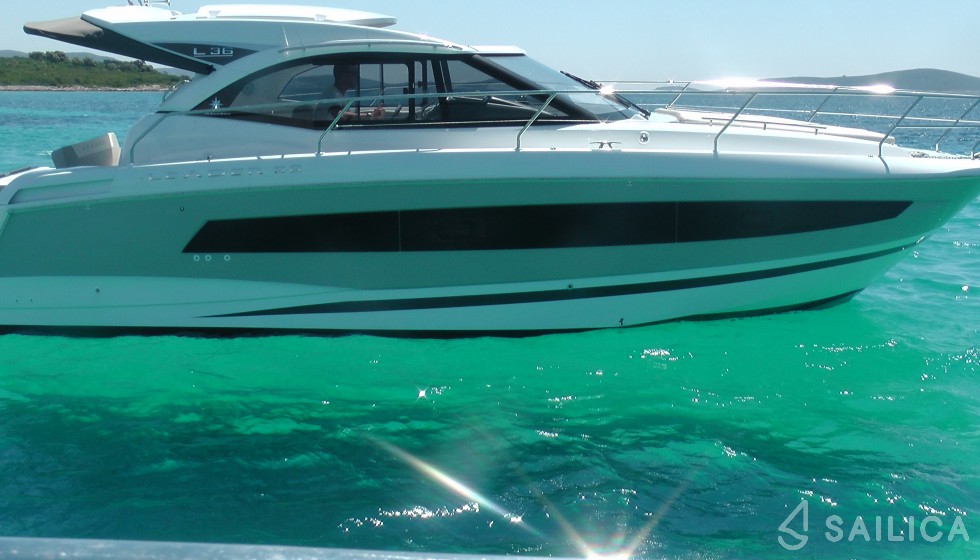 Leader 36 - Yacht Charter Sailica