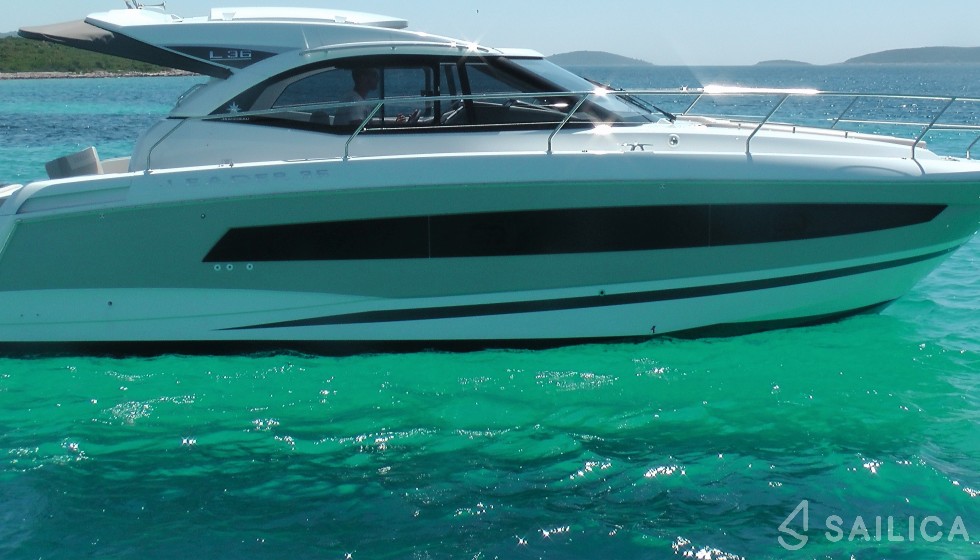 Leader 36 - Yacht Charter Sailica