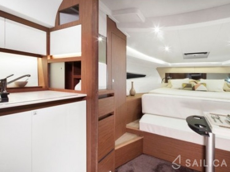 Leader 36 - Yacht Charter Sailica
