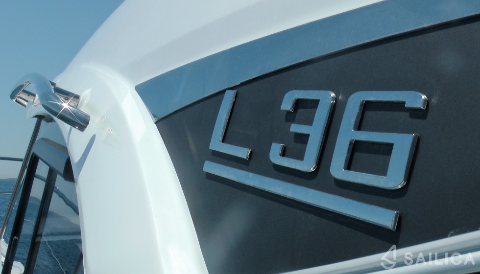 Leader 36 - Yacht Charter Sailica