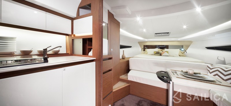 Leader 36 - Yacht Charter Sailica