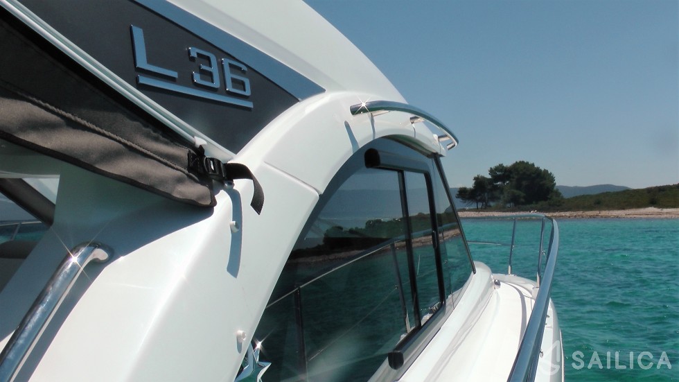 Leader 36 - Yacht Charter Sailica