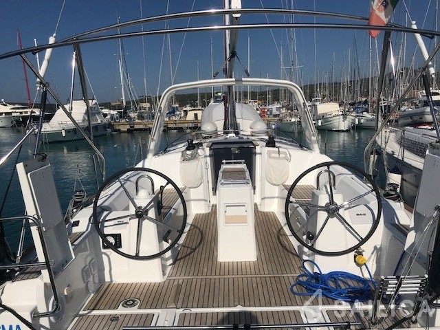 Oceanis 38.1 - Yacht Charter Sailica