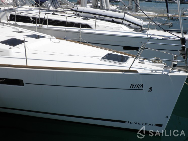 Oceanis 45 - Yacht Charter Sailica