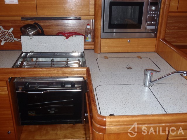 Bavaria 38 Cruiser - Yacht Charter Sailica