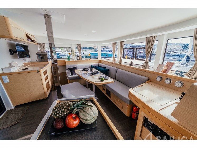 Lagoon 42 - Yacht Charter Sailica