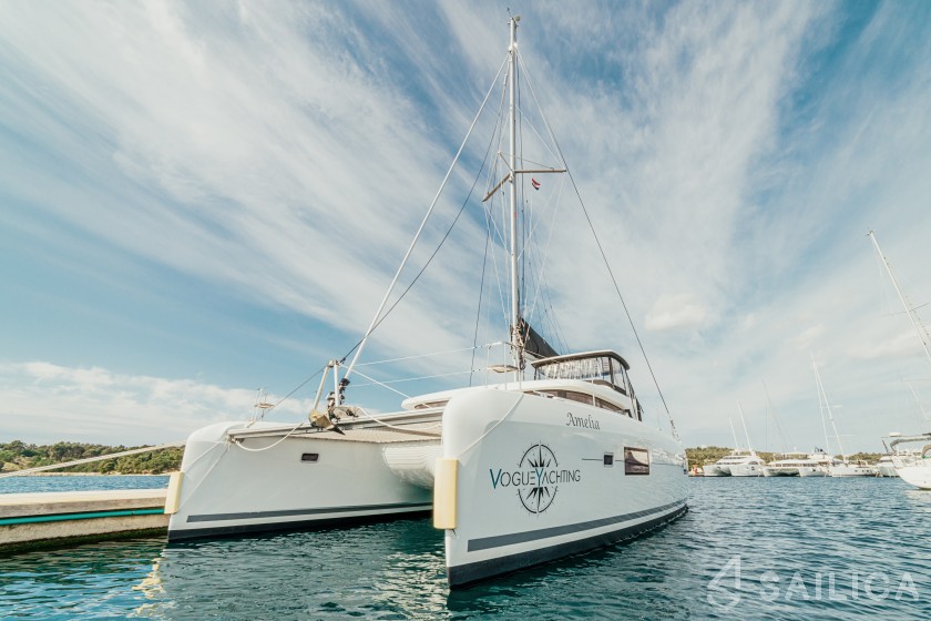 Lagoon 42 - Yacht Charter Sailica