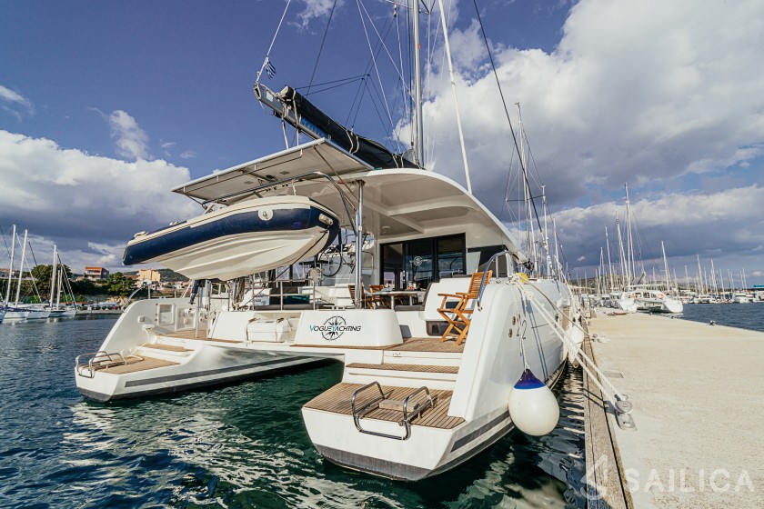 Lagoon 42 - Yacht Charter Sailica