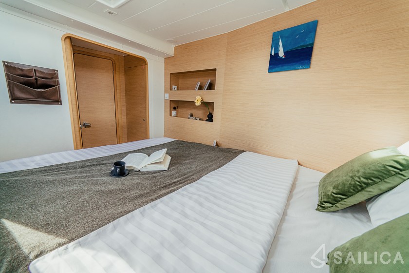 Lagoon 42 - Yacht Charter Sailica