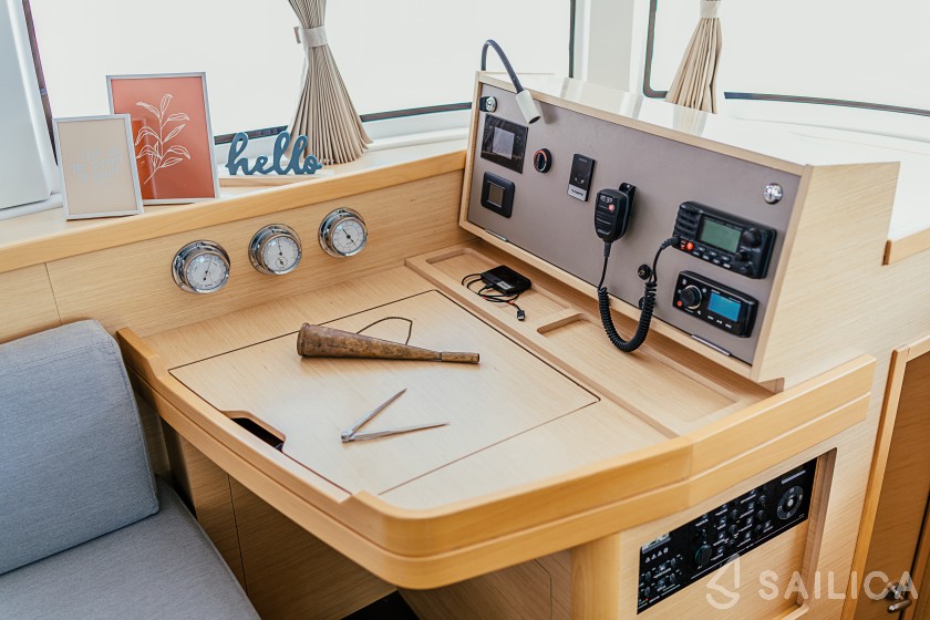 Lagoon 42 - Yacht Charter Sailica