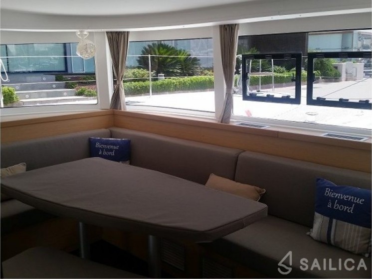 Lagoon 42 - Yacht Charter Sailica